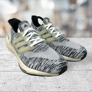 Adidas UltraBoost‎ 21 Women's Size 9 US Grey GV7712 Lace Up Athletic Shoes